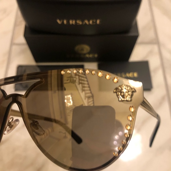 🔥NEW CRYSTAL VERSACE MIRRORED SUNGLASSES 🔥 - Picture 11 of 15
